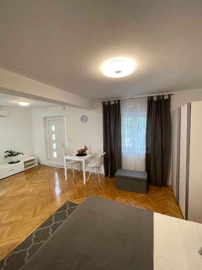Apartment Maria Zara Esterno foto