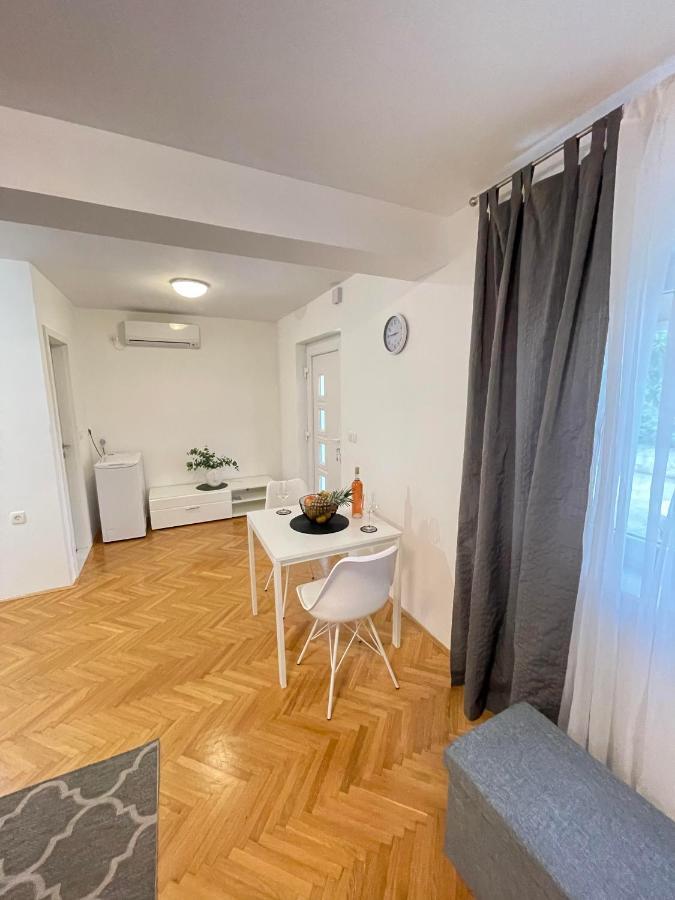 Apartment Maria Zara Esterno foto